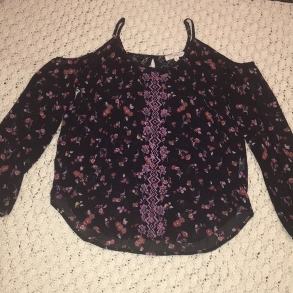 Rewind, cold shoulder, sheer blouse
